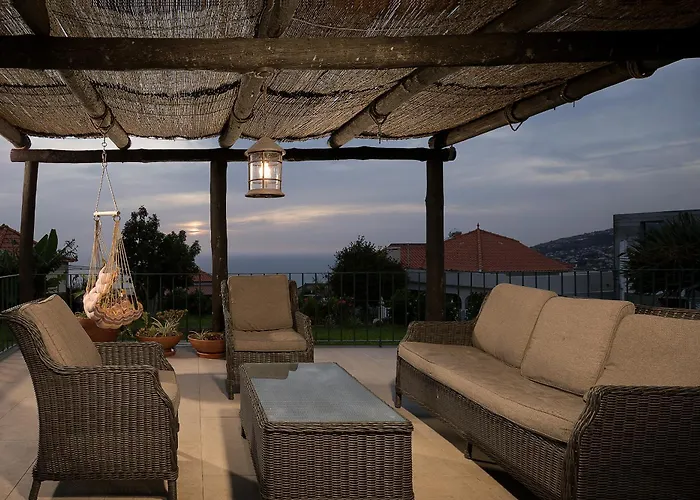 Corman House, Sea View & Pool