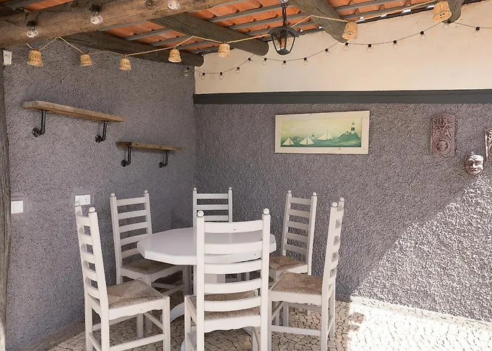 Corman House, Sea View & Pool